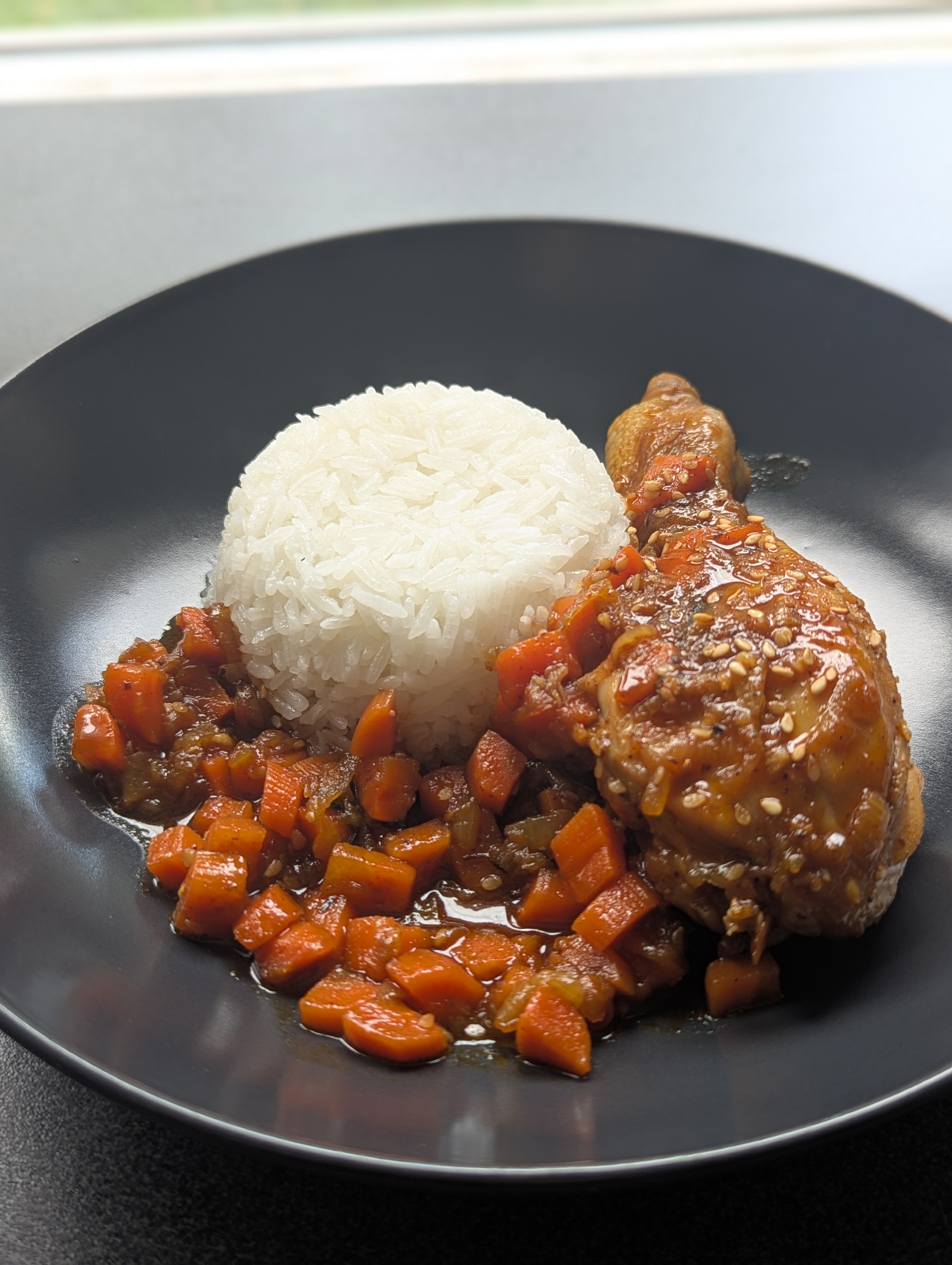 Poulet façon teriyaki, riz jasmin et carotte
